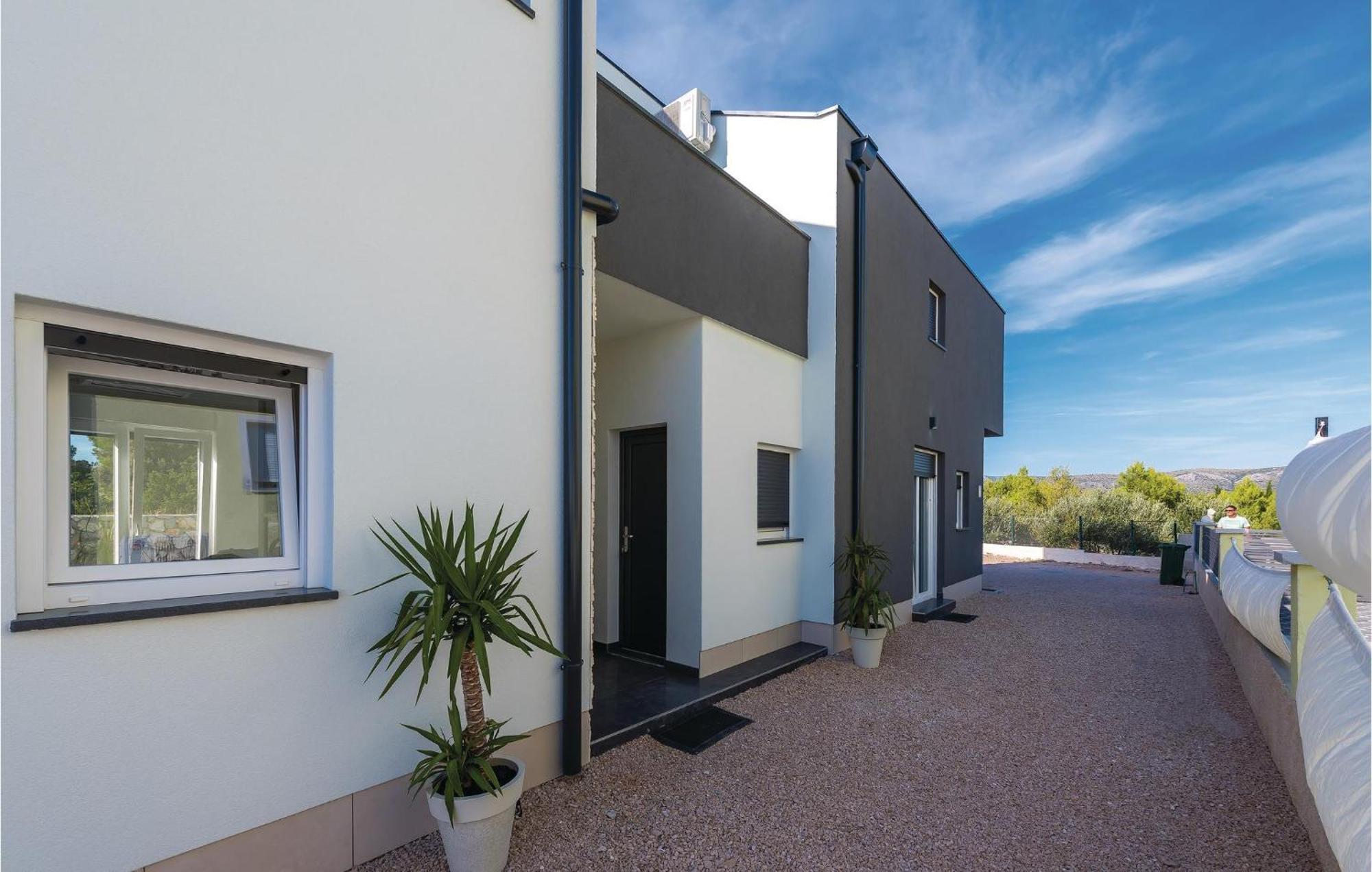 4 Bedroom Beautiful Home In Šibenik Extérieur photo