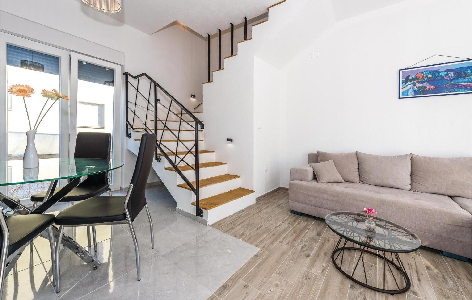 4 Bedroom Beautiful Home In Šibenik Extérieur photo