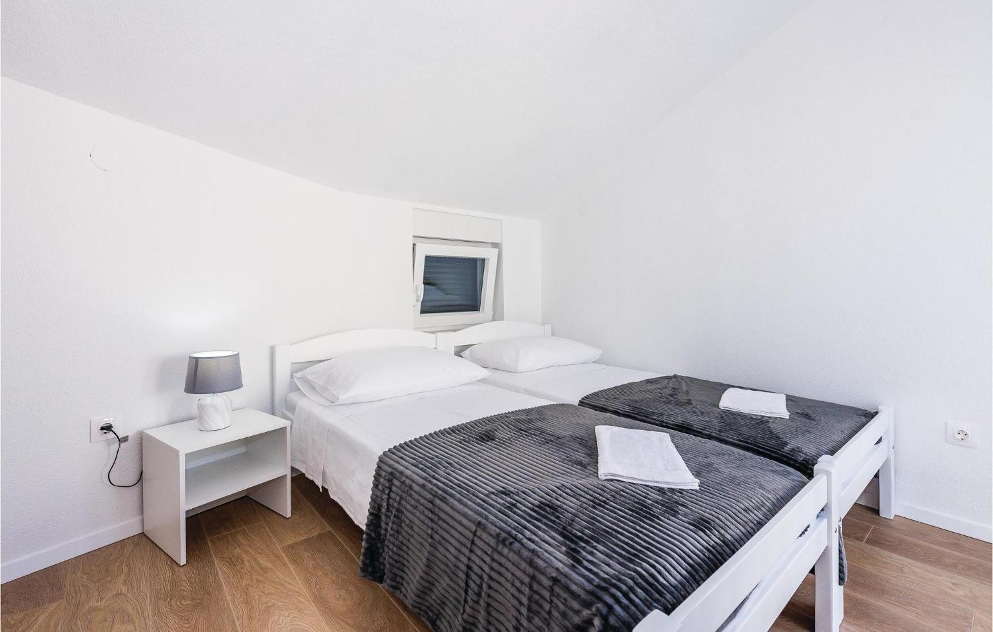 4 Bedroom Beautiful Home In Šibenik Extérieur photo