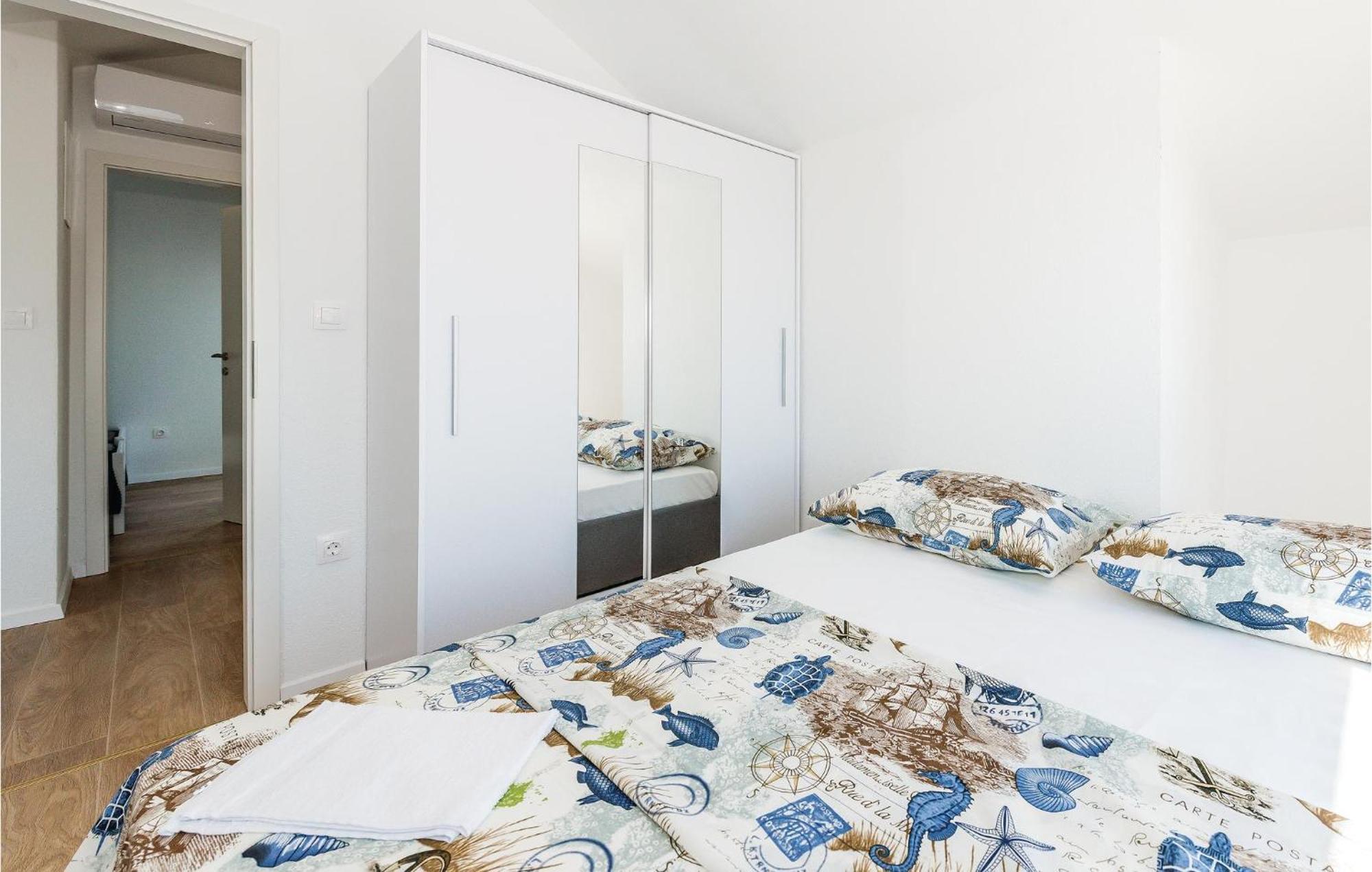 4 Bedroom Beautiful Home In Šibenik Extérieur photo